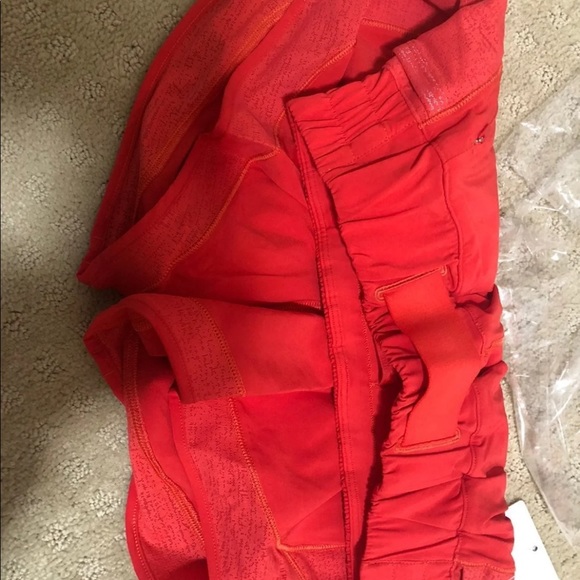 Lululemon Hotty Hot Short 4” Mesh NWT! - Picture 3 of 5